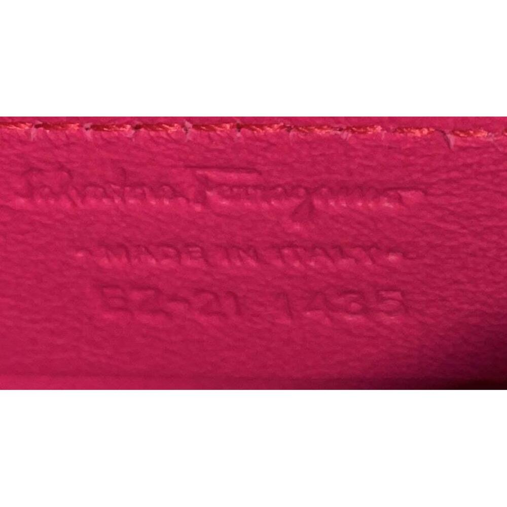 Salvatore Ferragamo Trifolio Shoulder #137160S10B - Picture 8 of 8